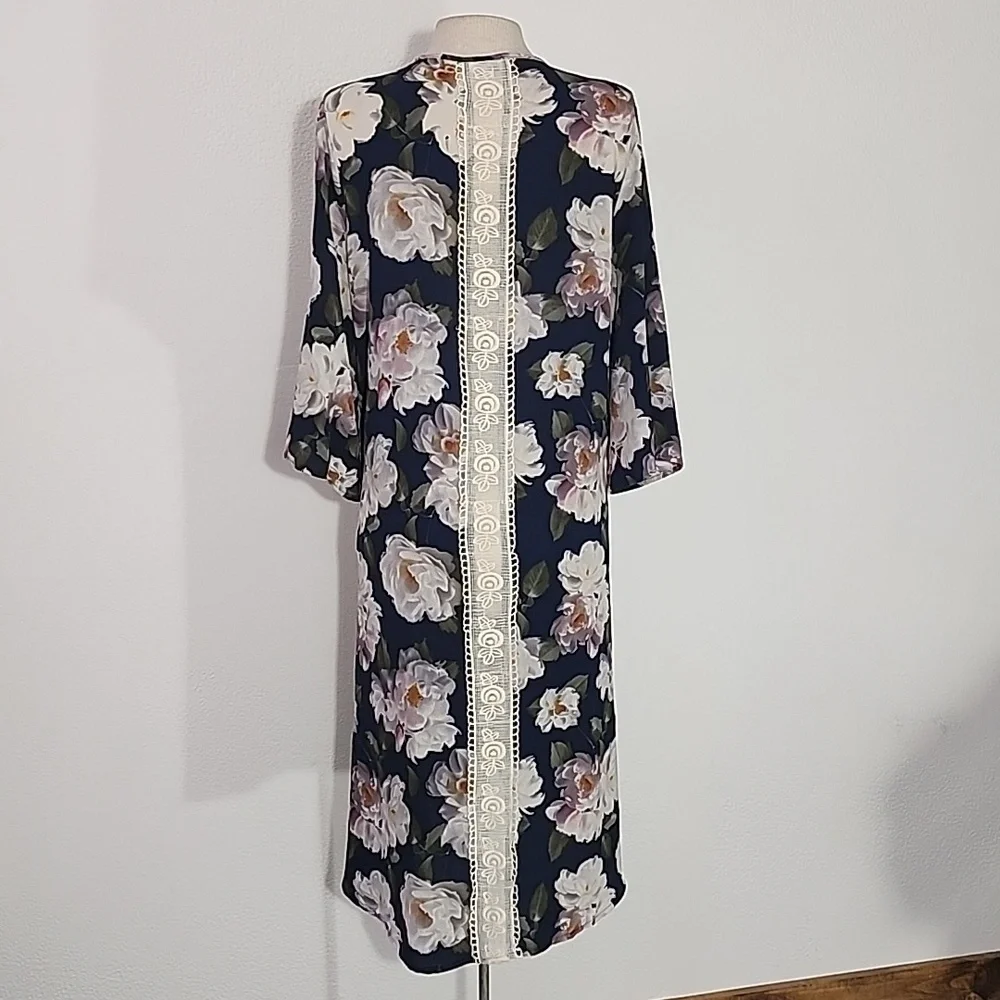 Umgee Kimono Large Flowers Lace Strip On Back Navy Multi Size S